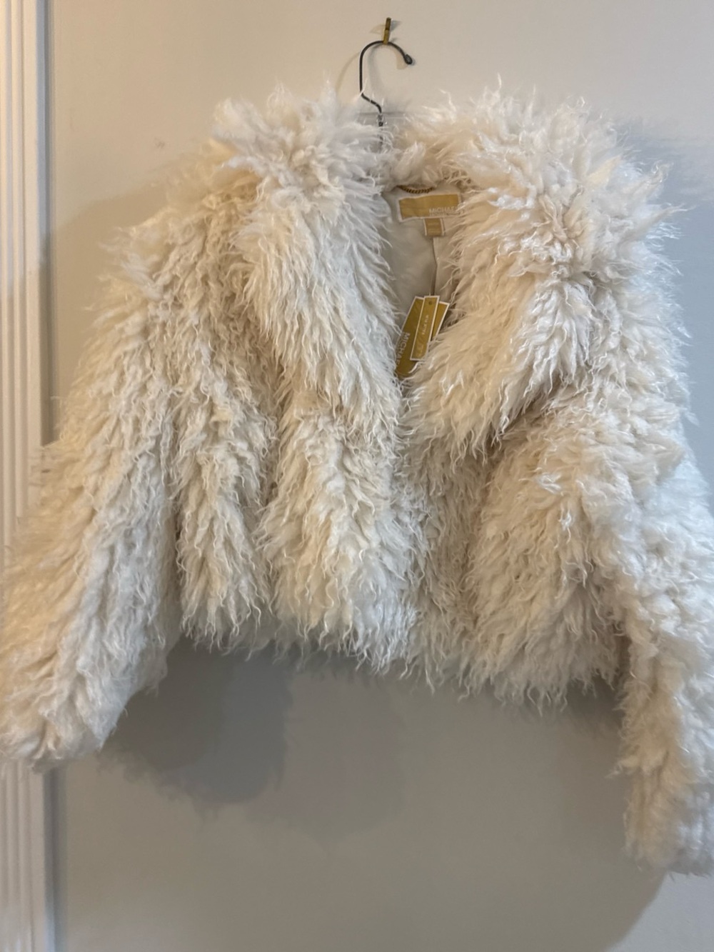 NWT Michael Kors white Cream Faux Fur shaggy XS cropped Jacket /coat